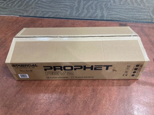 Dave Smith Instruments - PROPHET REV2 8 5